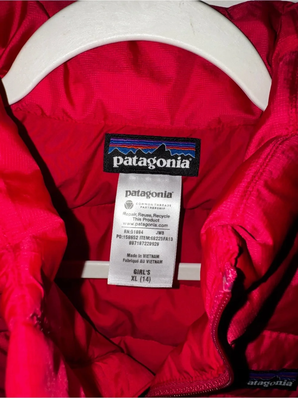 Patagonia Red Quilted Down Vest with Zipper Pockets Girls Size 14